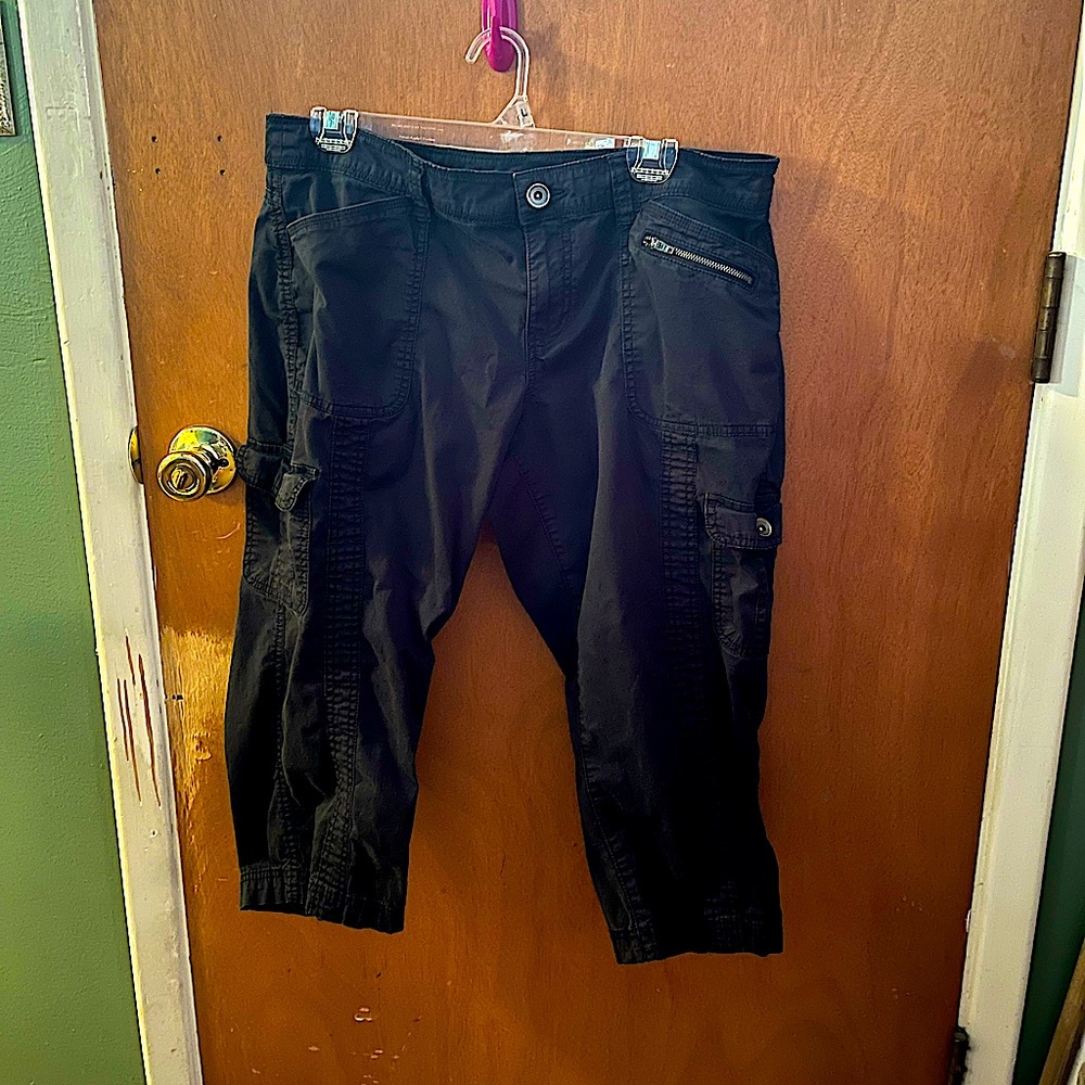 Black Cargo capris, faded glory, women’s 14